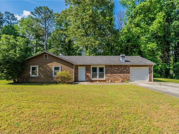 5326 Rocky Pine Dr, Lithonia, GA 30038