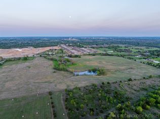 5 N Memorial Dr, Owasso, OK 74055