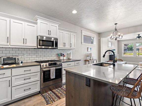 4th image of 93 E Cool Pond Dr