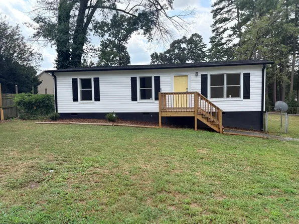 210 Nutall Dr, Mount Holly, NC 28120