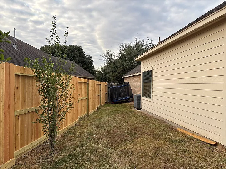 10902 Brighton Gardens Dr — Photo 29