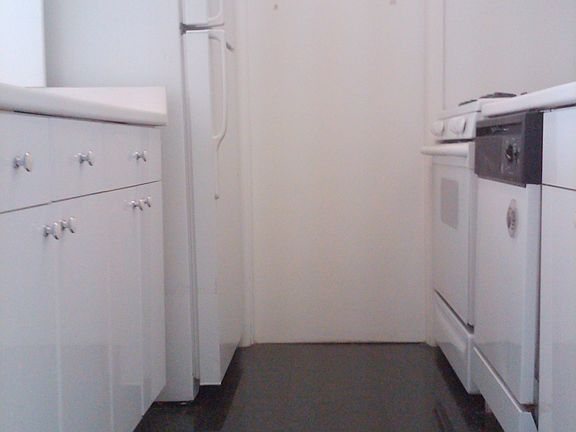4th image of 200 E 72nd St APT 33K