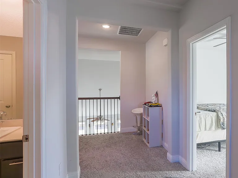 412 Christie Xing — Photo 29