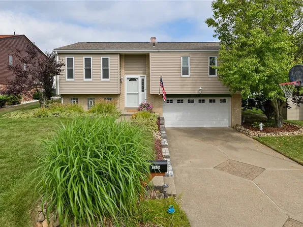 1926 Dearborn Dr, White Oak, PA 15131