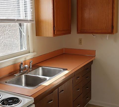 2nd image of 703 N 24th St