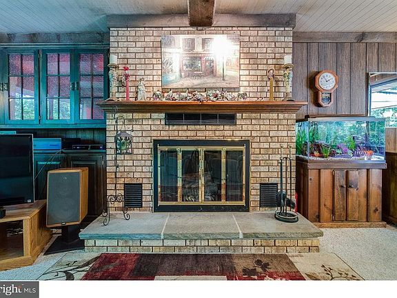 3rd image of 2573 Welsh Rd