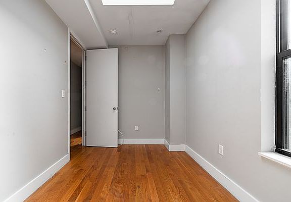 4th image of 1100 De Kalb Ave #2D