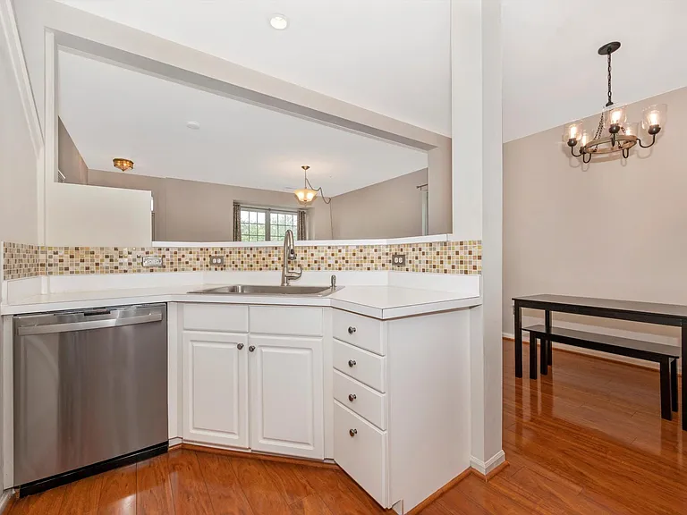 5211 Duke Ct — Photo 12