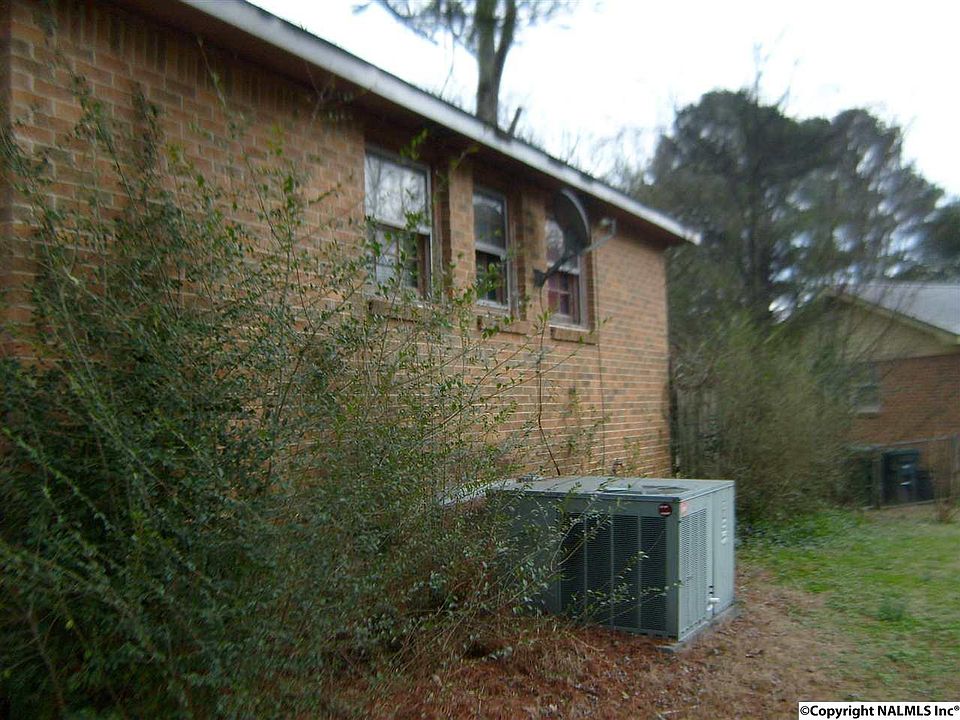 2nd image of 2403 Stringfield Rd NW