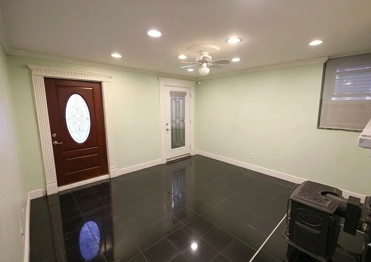 1 bed, 450 sqft, $2,550 — Photo 2