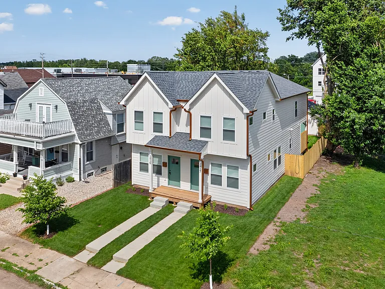 2439 Guilford Ave — Photo 3