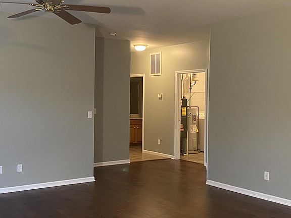 4th image of 219 Prestwick Dr Unit A