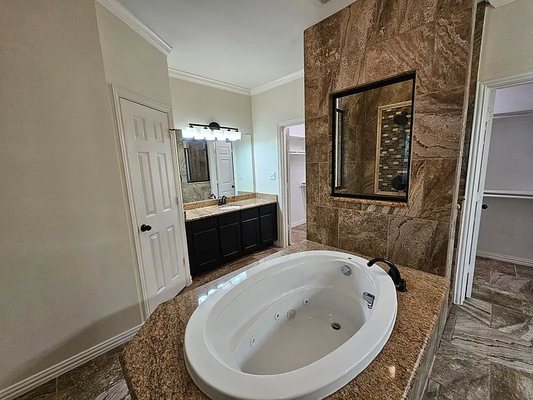 7721 Oak Garden Trl — Photo 23