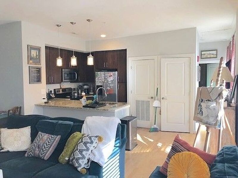 1st image of 523 E Main St APT 407