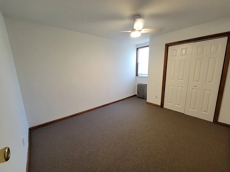 947 Tree St — Photo 10