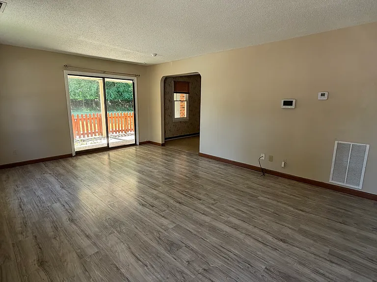 368 Seminole Trl — Photo 2