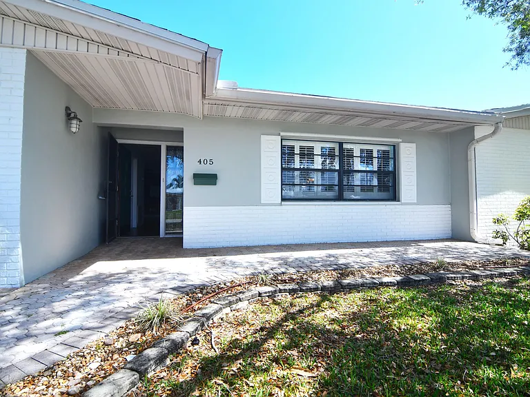 405 Sparrow Dr — Photo 5