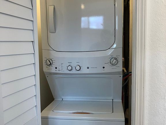 5th image of 301 W 89th St APT D