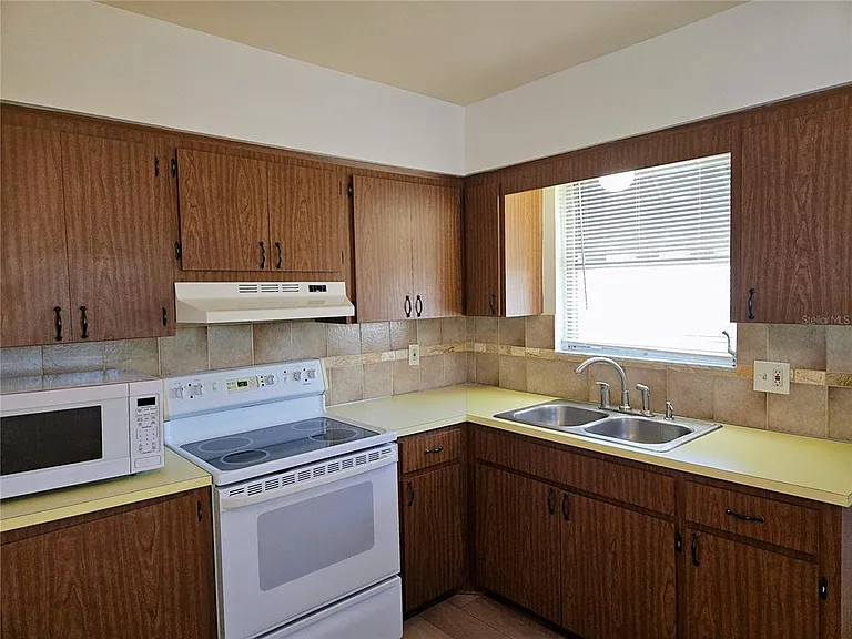 360 137th Avenue Cir #360 — Photo 9