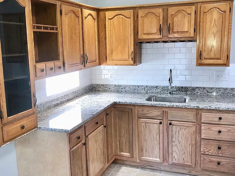 313 W Madison St — Photo 4