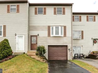 25 Bill Dugan Rd, Etters, PA 17319