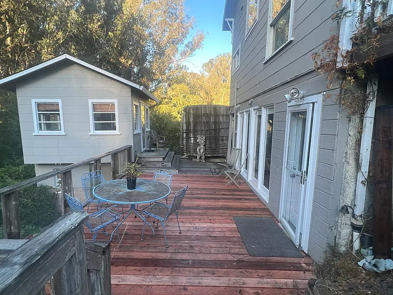 Deck facing west
