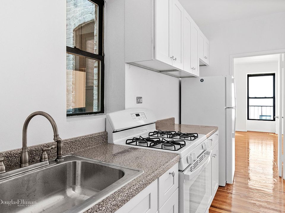 2nd image of 446 W 58th St APT 3E