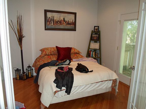 5th image of 1447 W Berteau Ave