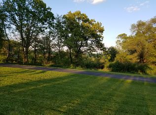 Nesbit Rd, Oakdale, PA 15071