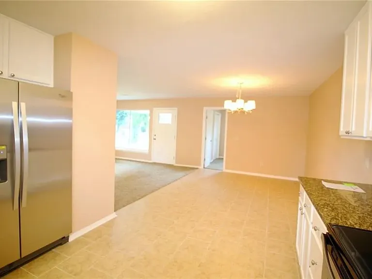 213 Cherokee Ln — Photo 12