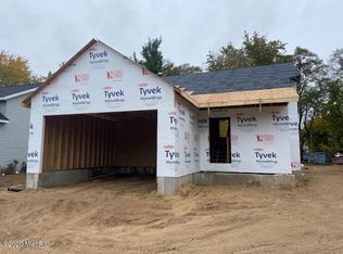 45 E Division St, Casnovia, MI 49318