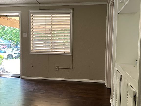 3rd image of 8658 Bunker Hill Dr