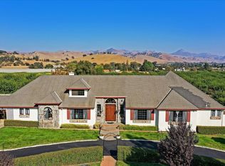 330 Arroyo Seco Dr, Hollister, CA 95023