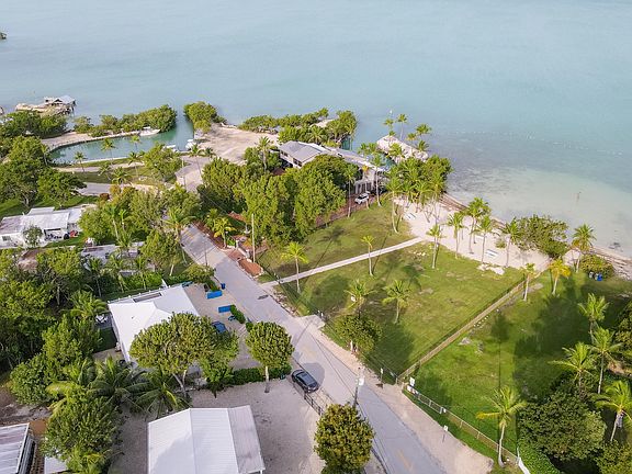 5th image of 149 N Bay Harbor Dr