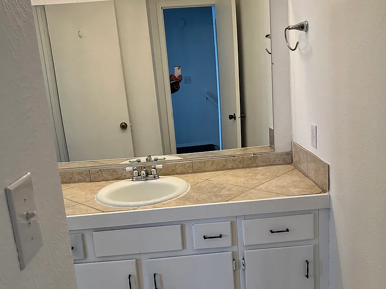 Bathroom vanity