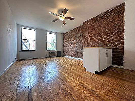 3rd image of 242 E 77th St #5FS
