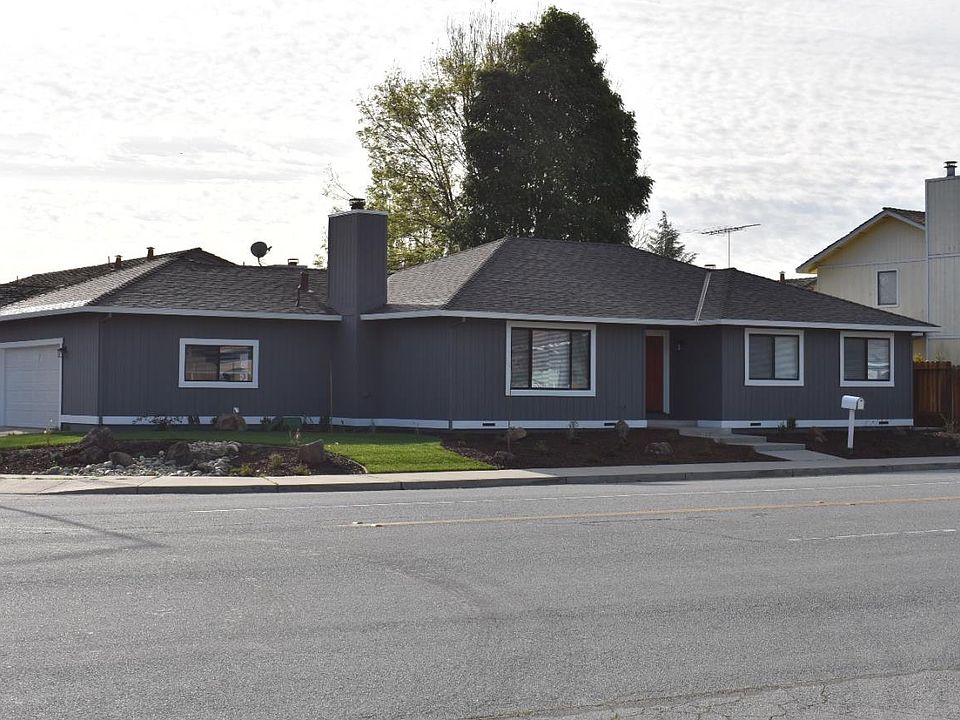 1st image of 501 Memorial Dr
