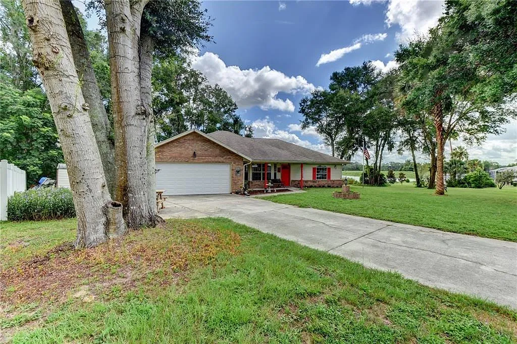 Village Lake Dr N, Deland — Photo 1