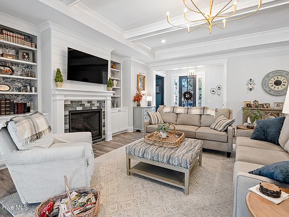 4th image of 9362 Orange Manor Court NE
