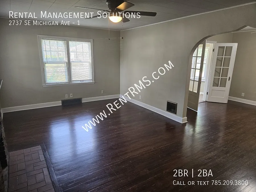 2737 Se Michigan Ave 1st Floor- 2 Bed/2 Bath — Photo 4