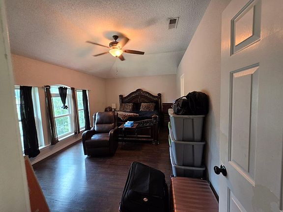 4th image of 406 Atkinson Ave