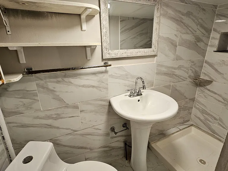 13 Otis St — Photo 23