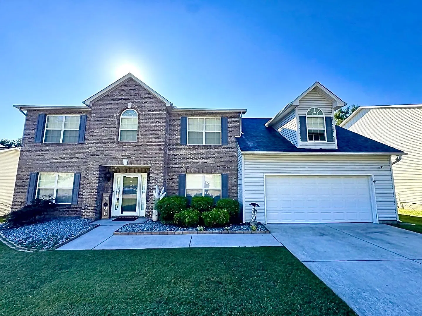 Charming Knoxville Home with Bonus Room, Spacious Yard & Garage — Photo 1