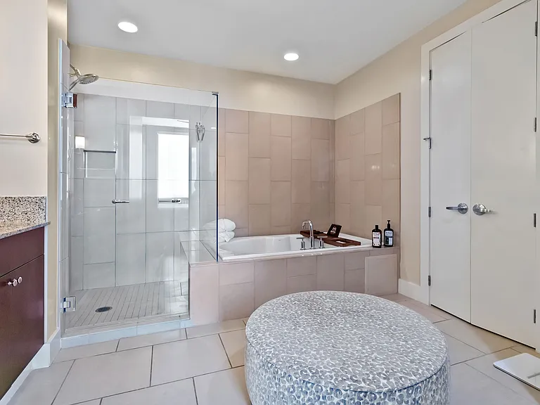 610 E Market St #2915 — Photo 19