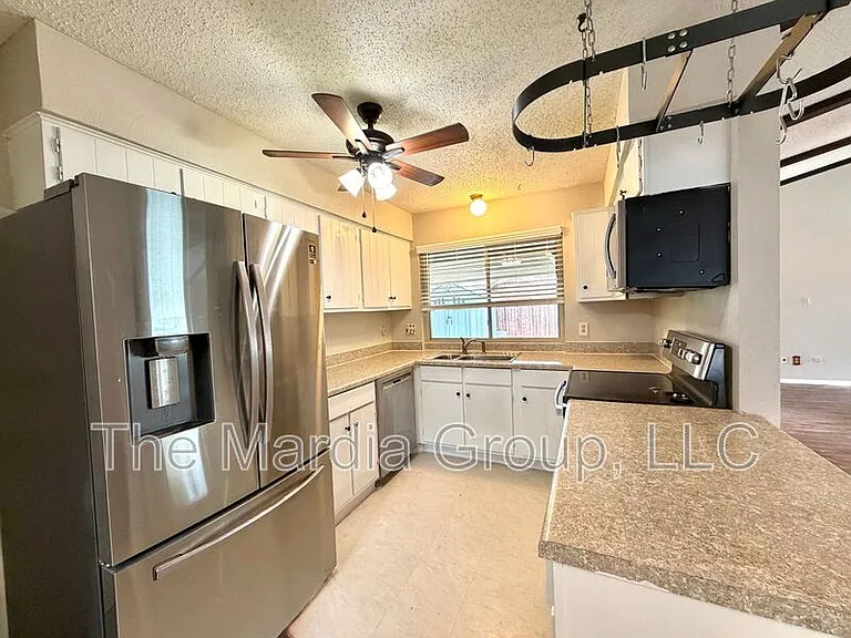 1506 Whiteoak Dr — Photo 6