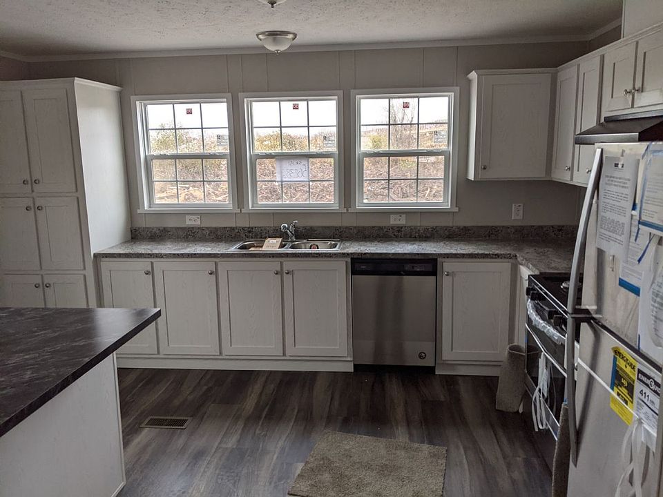 2nd image of 131 Big Circle Dr
