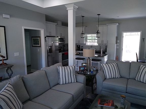 4th image of 140 Las Brisas Way