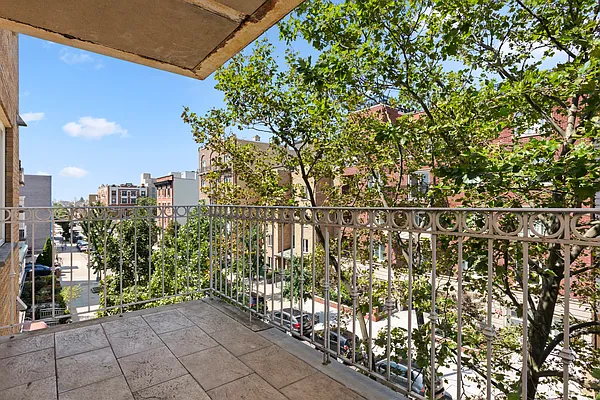 Sold by Douglas Elliman | media 19