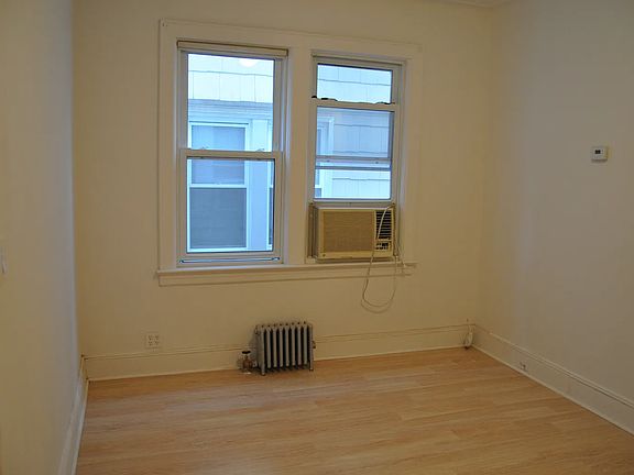 5th image of 4131 95th St