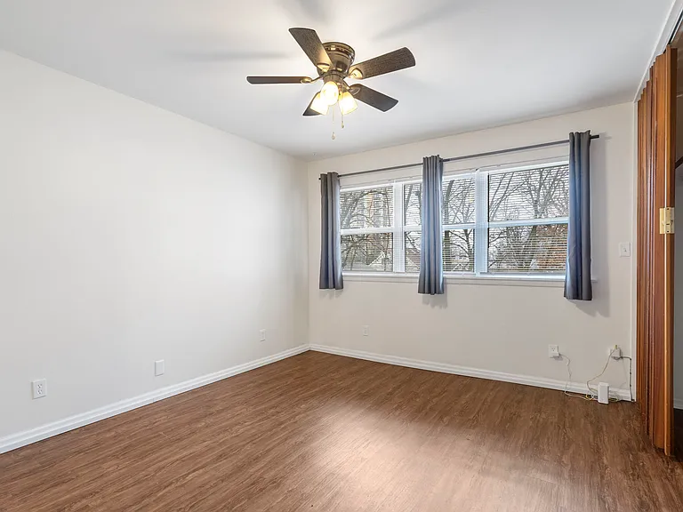 936 E Walnut St #1 — Photo 20